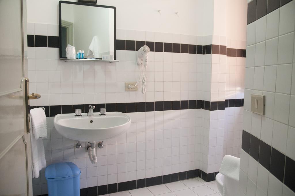 Residence Riva Gaia テッラチーナ 部屋 写真