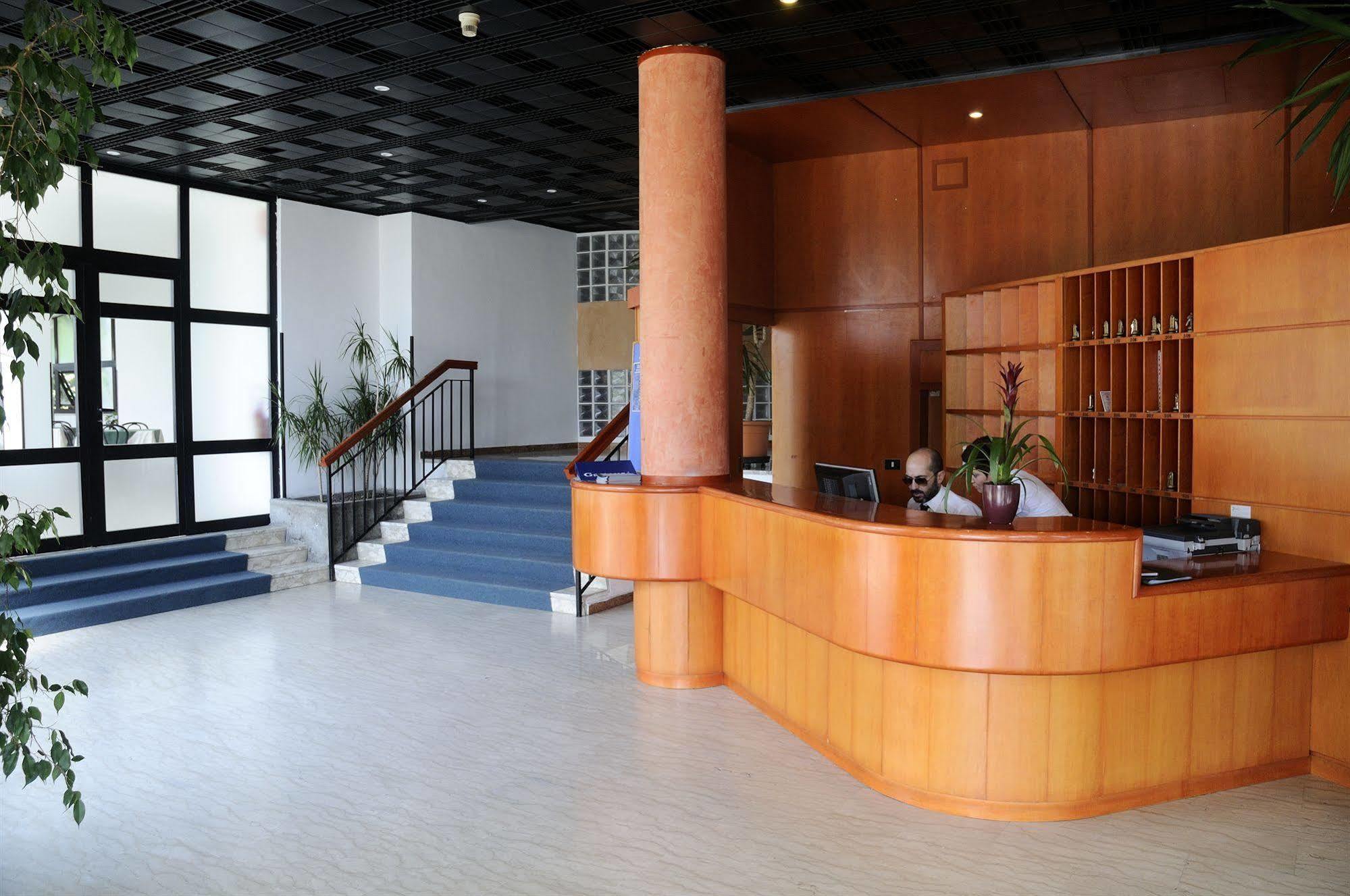 Residence Riva Gaia テッラチーナ エクステリア 写真
